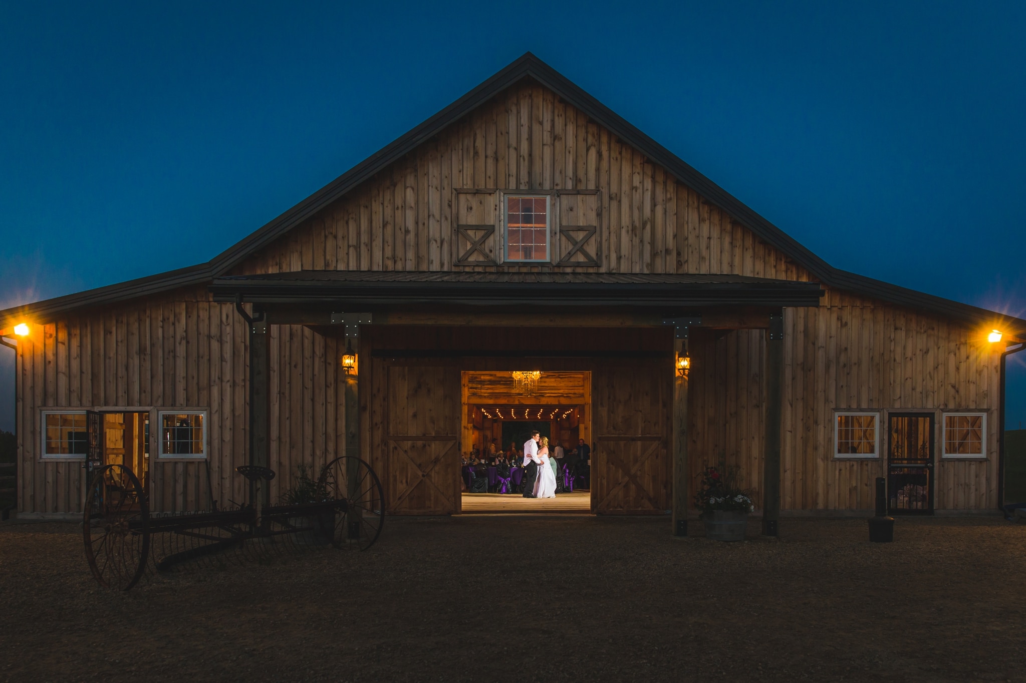 Sneak Peek – D&G’s Wedding Photos at Lions Garden